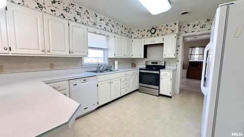 Tiny photo for 1019 Election Drive, Benton, IL 62896 (MLS # EB460310)