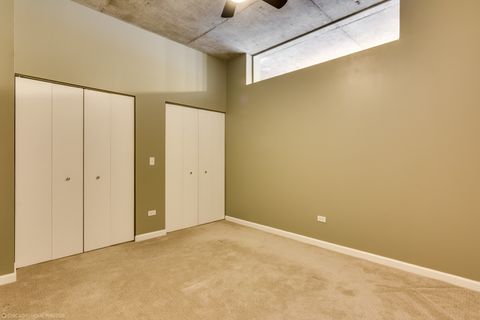 Tiny photo for 1122 W Catalpa Avenue #402, Chicago, IL 60640 (MLS # 12669971)