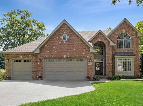 Photo of 4632 Pershing Avenue, Downers Grove, IL 60515 (MLS # 12550150)