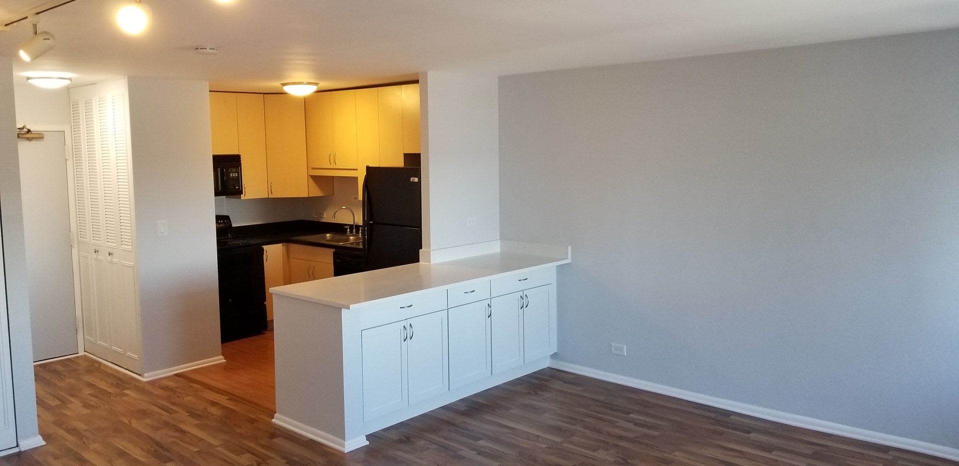 4250 N Marine Drive 1234