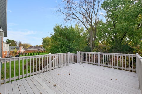 Tiny photo for 307 W Tanglewood Drive, Arlington Heights, IL 60004 (MLS # 12771090)