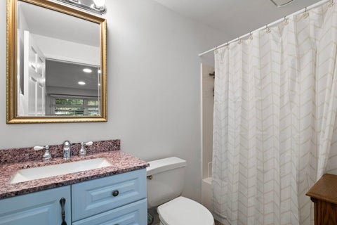 Tiny photo for 307 W Tanglewood Drive, Arlington Heights, IL 60004 (MLS # 12771090)