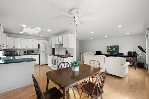 Tiny photo for 307 W Tanglewood Drive, Arlington Heights, IL 60004 (MLS # 12771090)
