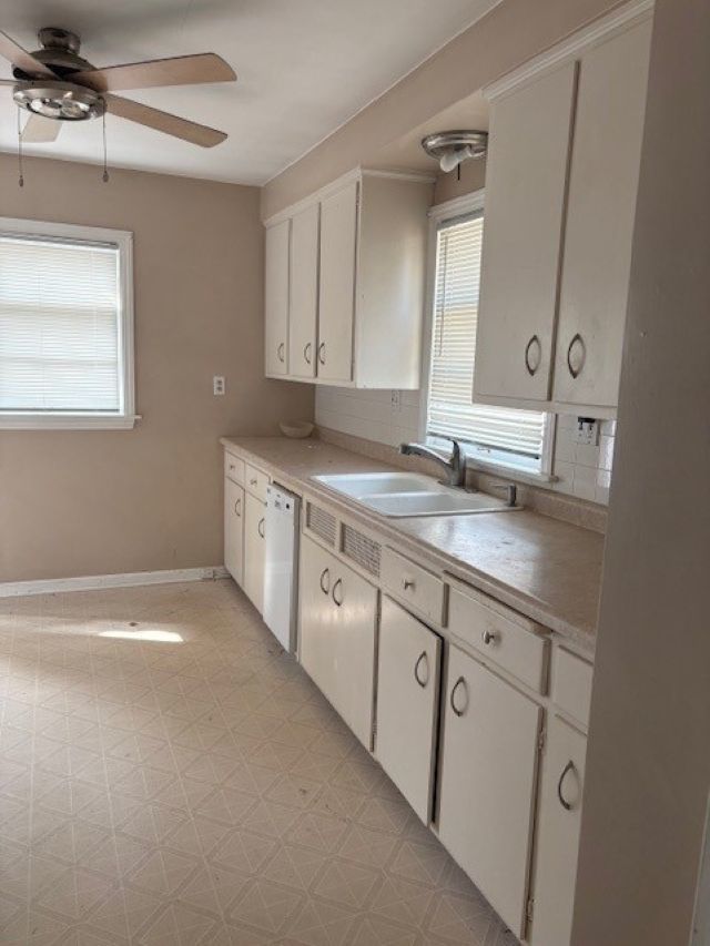 2828 Ridgeway Avenue