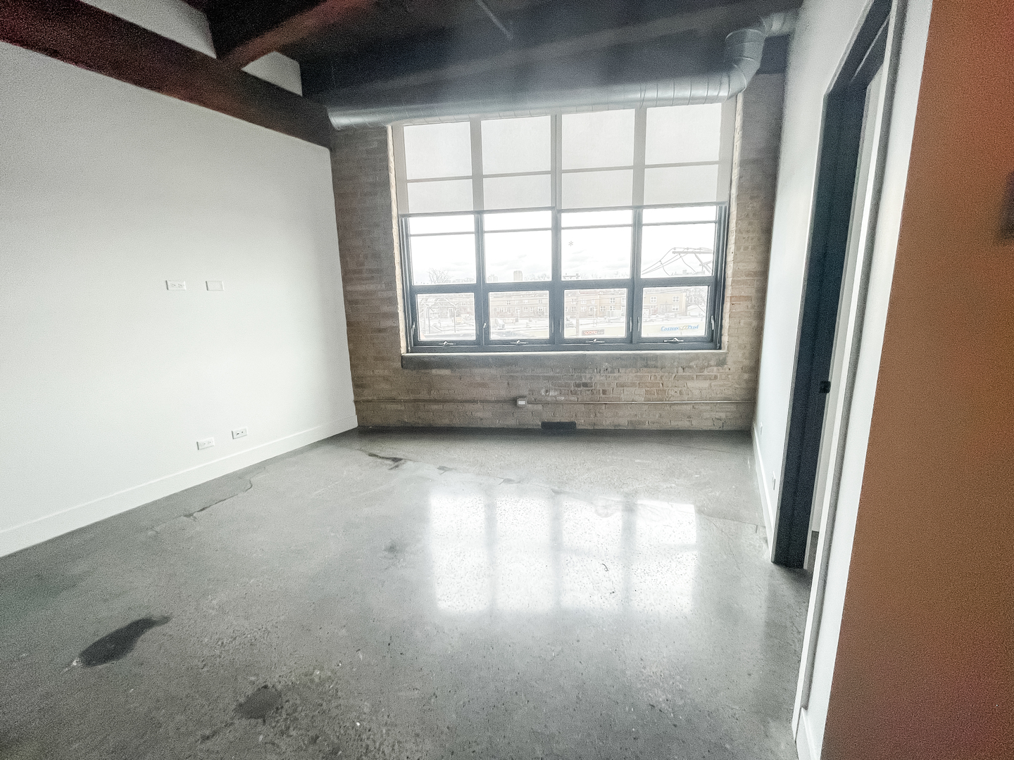 2061 N Southport Avenue 304