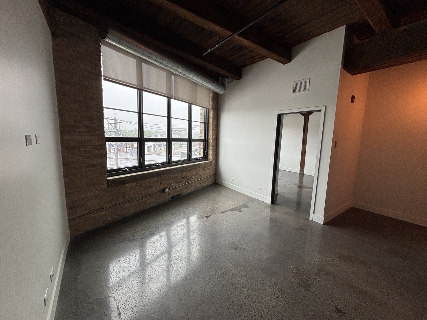 2061 N Southport Avenue 304