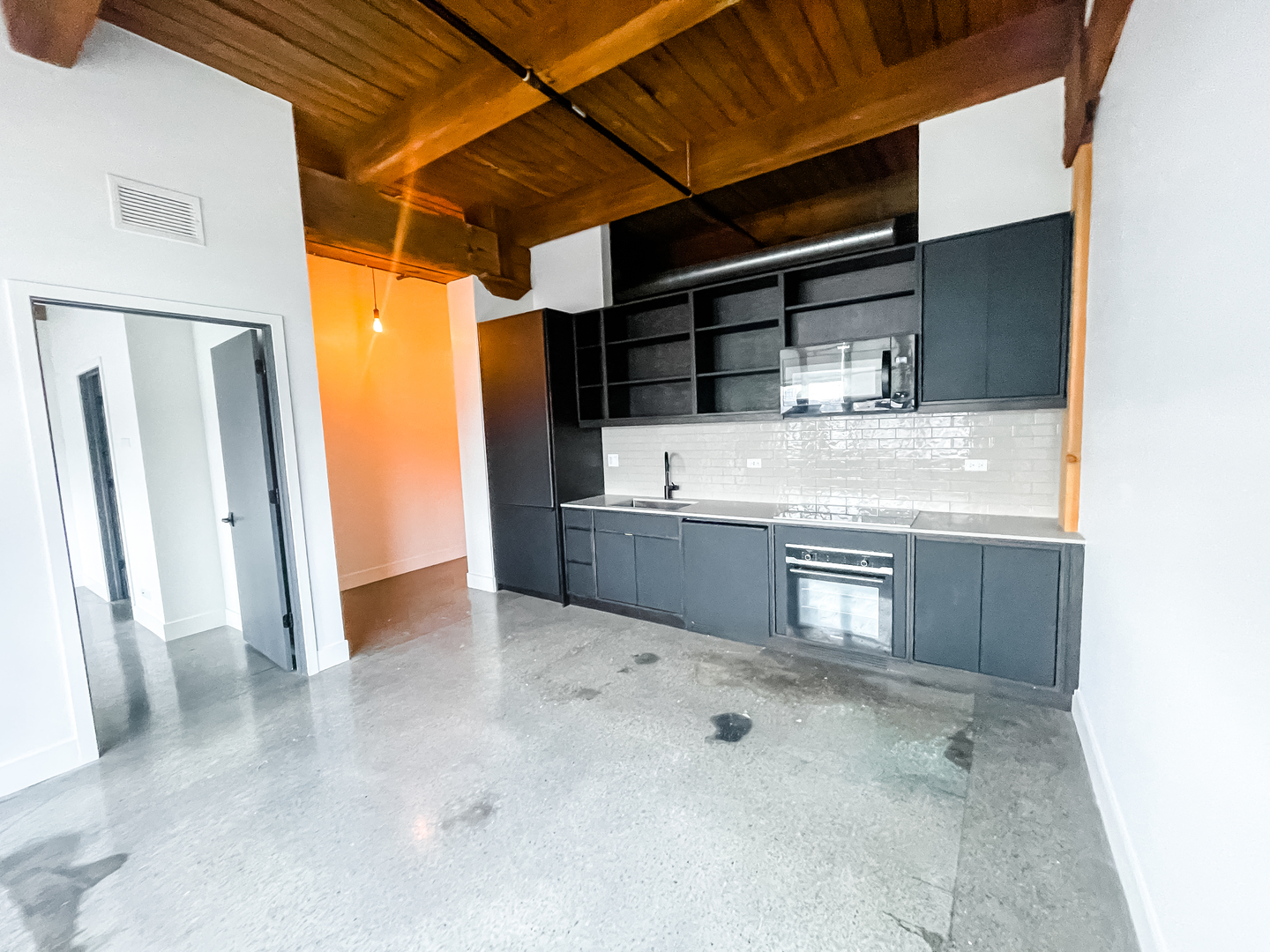 2061 N Southport Avenue 304