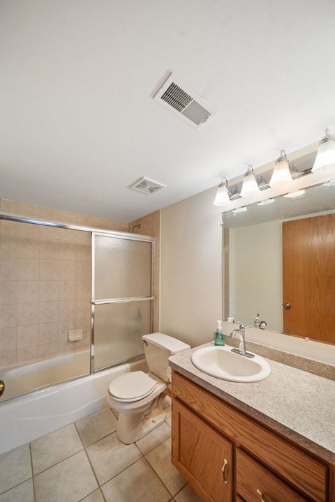 Tiny photo for 13950 E Leamington Drive #203, Crestwood, IL 60418 (MLS # 12763113)