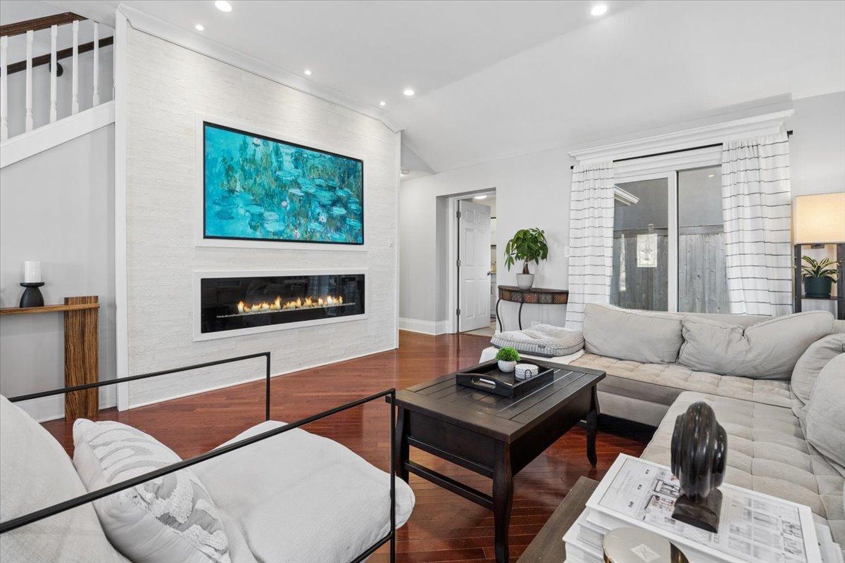 1370 Northmoor Court