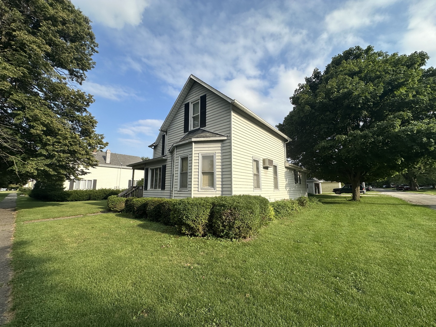 370 W Beaver Street