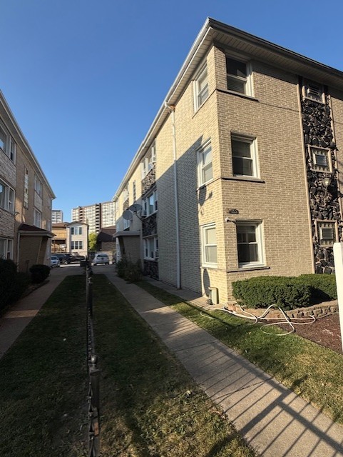 8622 W Summerdale Avenue