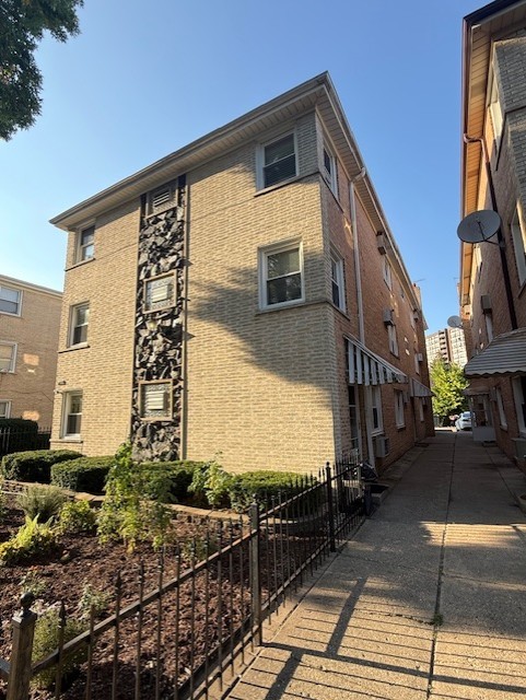 8622 W Summerdale Avenue