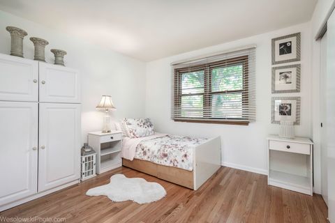 Tiny photo for 1408 S Fern Drive, Mount Prospect, IL 60056 (MLS # 12688774)