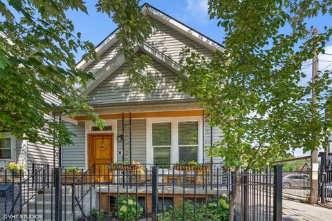 Photo of 2760 W St Mary Street, Chicago, IL 60647 (MLS # 12611058)