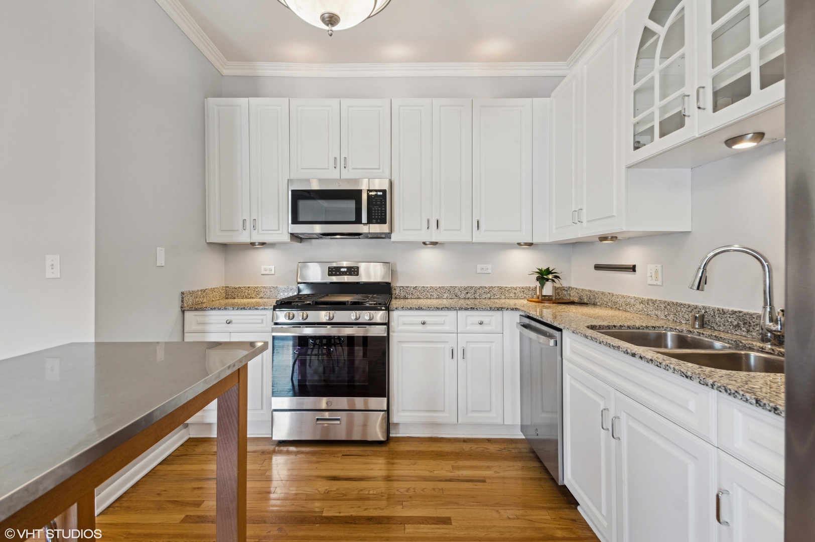 1962 W Lawrence Avenue 302