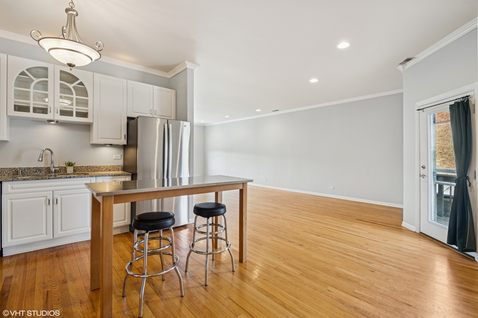 1962 W Lawrence Avenue 302