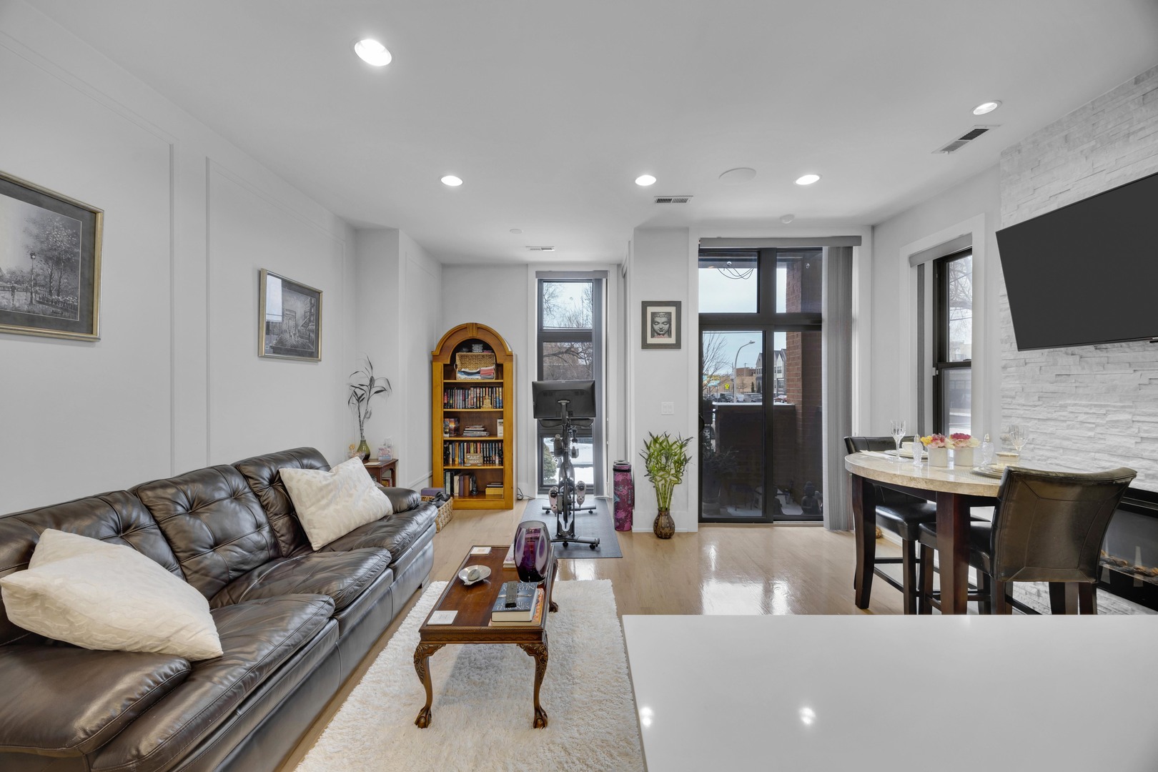 4226 S Ellis Avenue 1S