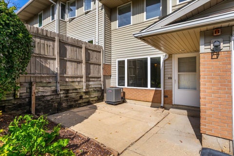 Tiny photo for 473 River Bend Circle #115, Naperville, IL 60540 (MLS # 12783007)