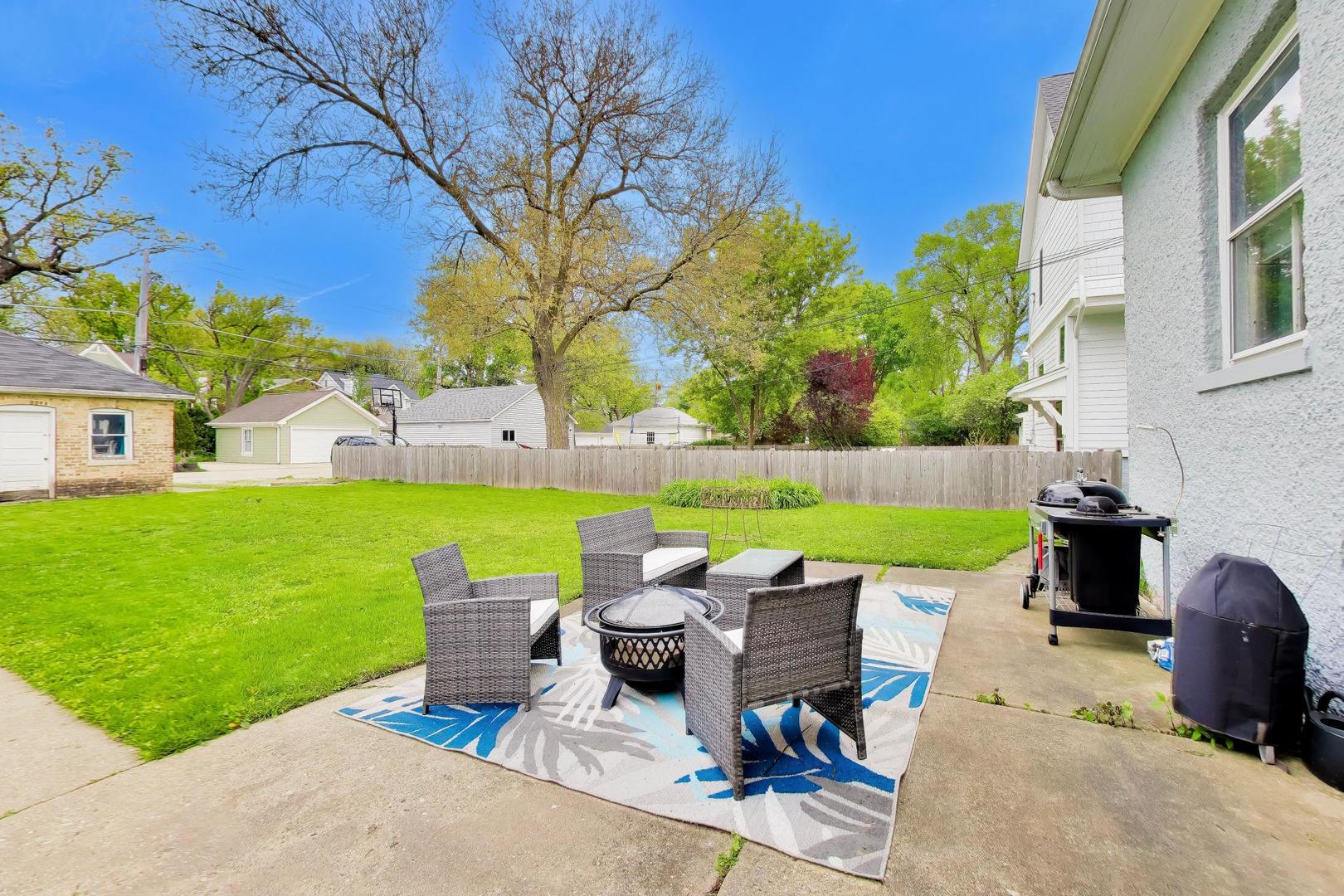 1458 Lake Avenue