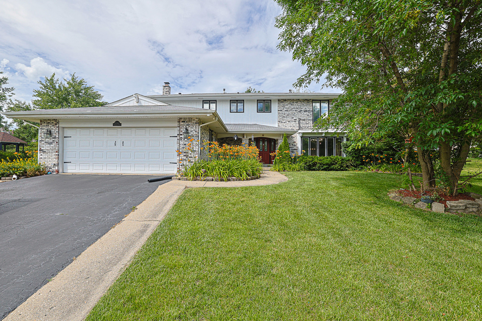 1532 Petersham Lane