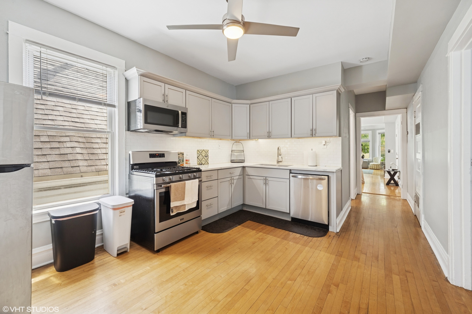 1921 N LAWNDALE Avenue