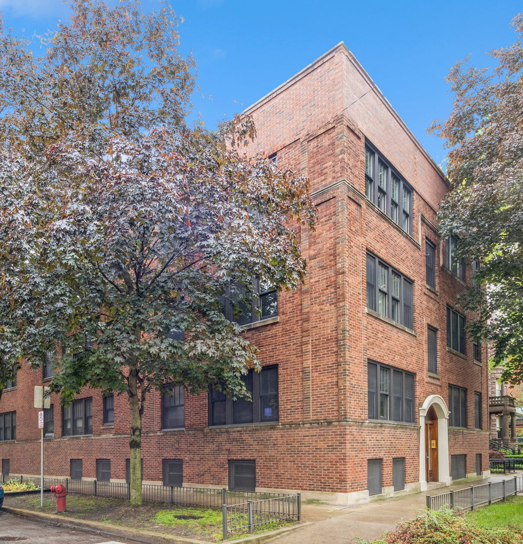 2250 N Dayton Street 3