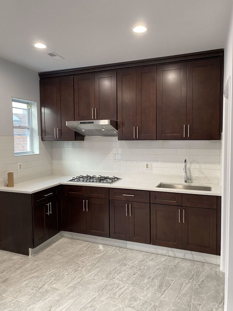 2953 S Emerald Avenue