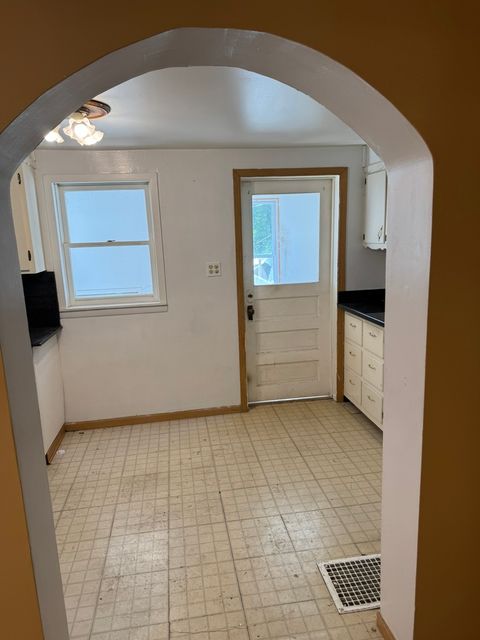 Tiny photo for 2853 Everett Street, Blue Island, IL 60406 (MLS # 12489917)