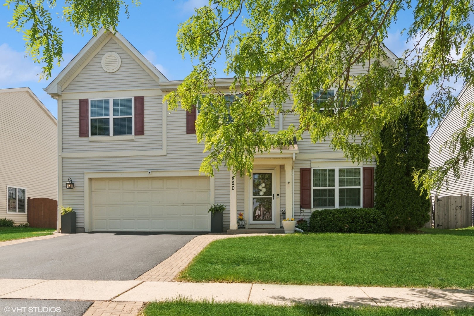 820 Chopin Place