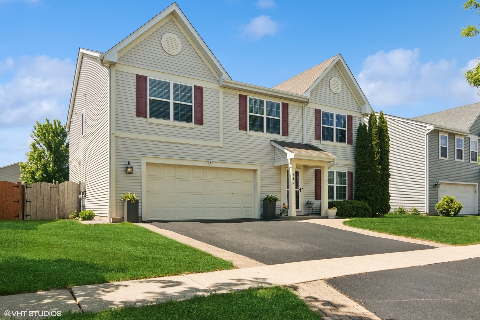 820 Chopin Place