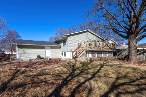 Tiny photo for 407 W Oak Street, Eldridge, IA 52748 (MLS # 12589021)