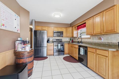 Tiny photo for 407 W Oak Street, Eldridge, IA 52748 (MLS # 12589021)