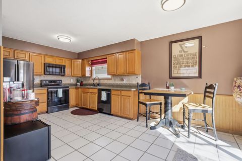 Tiny photo for 407 W Oak Street, Eldridge, IA 52748 (MLS # 12589021)