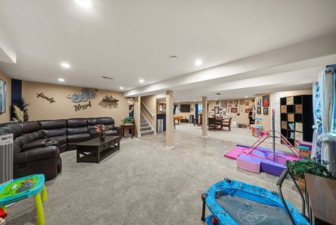 Tiny photo for 443 Glover Drive, North Aurora, IL 60542 (MLS # 12583055)