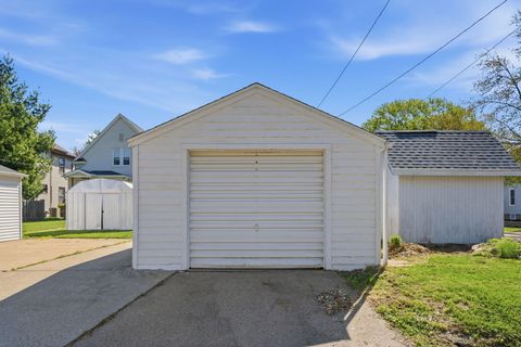 Tiny photo for 1927 14th Street, Moline, IL 61265 (MLS # 12626003)
