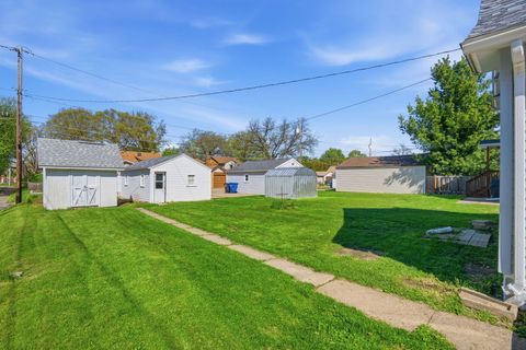 Tiny photo for 1927 14th Street, Moline, IL 61265 (MLS # 12626003)