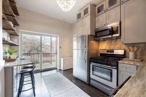 Tiny photo for 2151 N SEMINARY Avenue #B, Chicago, IL 60614 (MLS # 12599272)