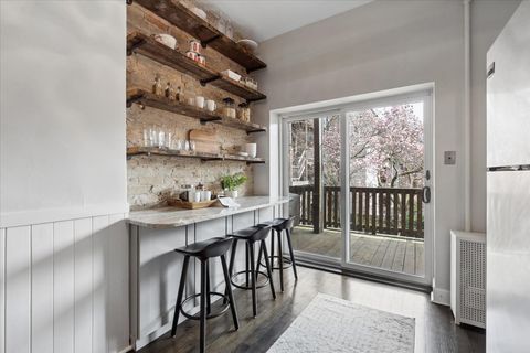 Tiny photo for 2151 N SEMINARY Avenue #B, Chicago, IL 60614 (MLS # 12599272)