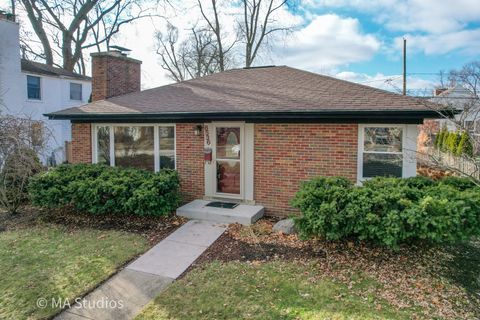 Photo of 8536 Kedvale Avenue, Skokie, IL 60076 (MLS # 12542992)