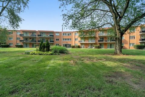 Photo of 940 Holbrook Road #6A, Homewood, IL 60430 (MLS # 12551339)