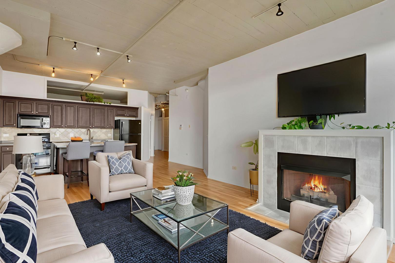 1524 S Sangamon Street 513