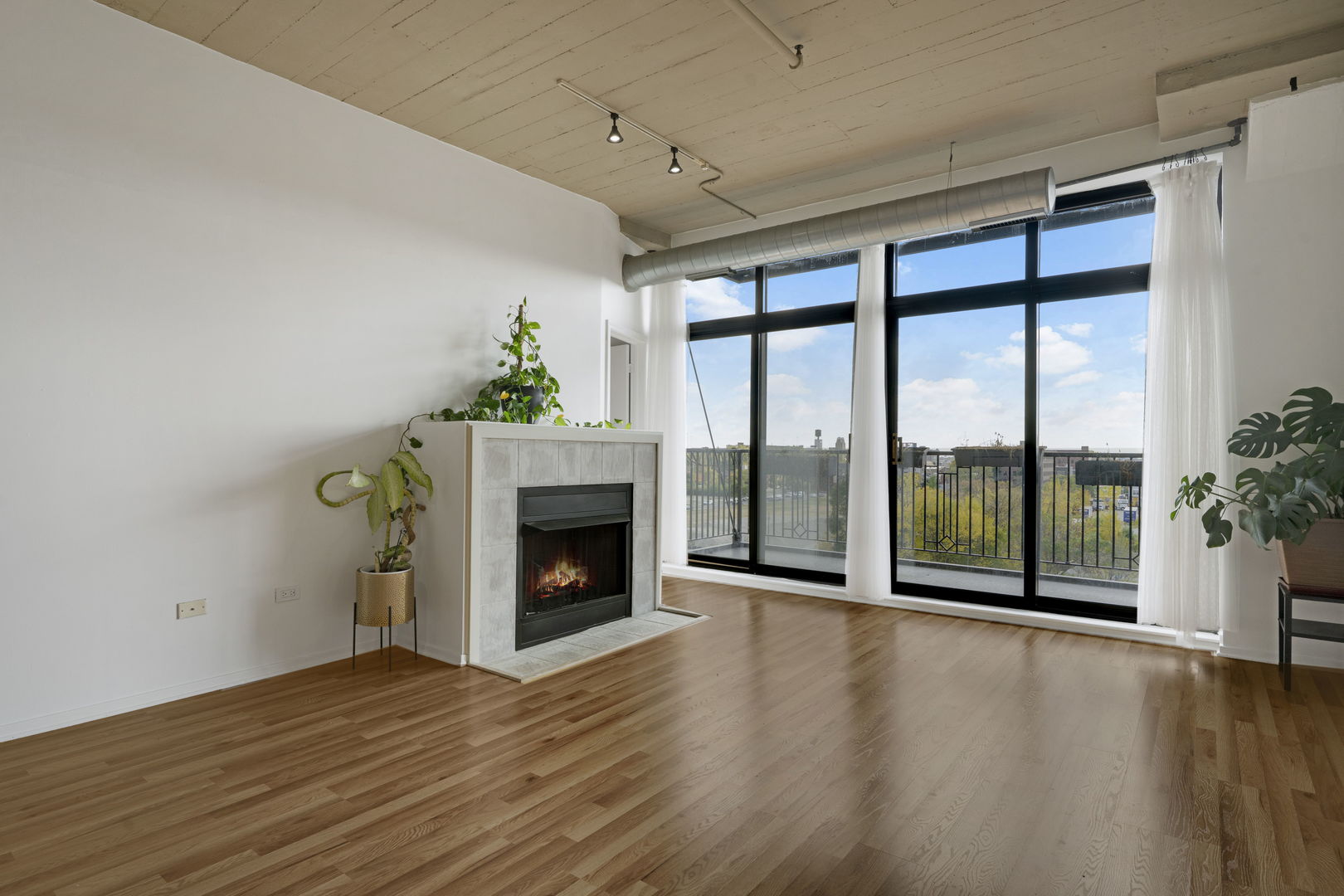 1524 S Sangamon Street 513