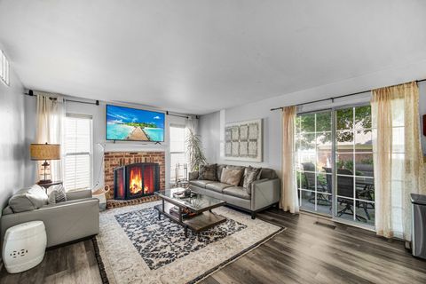 Tiny photo for 36217 N Old Creek Court, Gurnee, IL 60031 (MLS # 12487901)