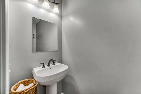 Tiny photo for 36217 N Old Creek Court, Gurnee, IL 60031 (MLS # 12487901)