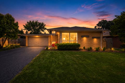 Photo of 1506 Wakeman Avenue, Wheaton, IL 60187 (MLS # 12703953)