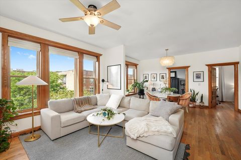 Tiny photo for 3901 N Fremont Street #3N, Chicago, IL 60613 (MLS # 12458257)