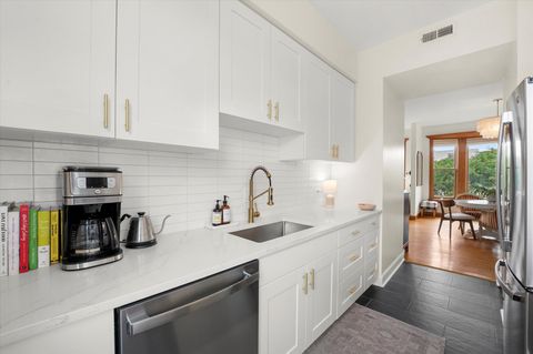 Tiny photo for 3901 N Fremont Street #3N, Chicago, IL 60613 (MLS # 12458257)