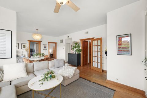 Tiny photo for 3901 N Fremont Street #3N, Chicago, IL 60613 (MLS # 12458257)