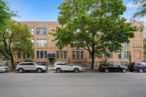 Tiny photo for 3901 N Fremont Street #3N, Chicago, IL 60613 (MLS # 12458257)