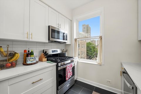 Tiny photo for 3901 N Fremont Street #3N, Chicago, IL 60613 (MLS # 12458257)